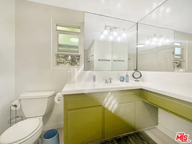 $8,395 | 111 Waterview Street, Playa del Rey, CA 90293