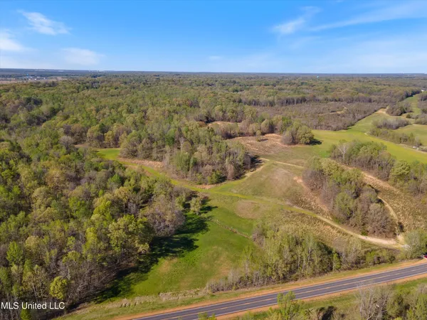 $200,000 | 2 Church Road, Walls, MS 38680