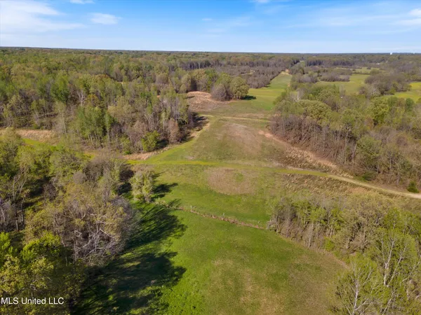 $200,000 | 2 Church Road, Walls, MS 38680