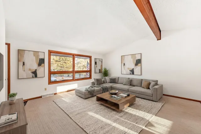 $519,900 | 770 Odsila Way, Fontana, WI 53125