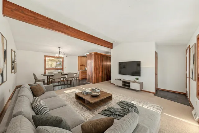 $519,900 | 770 Odsila Way, Fontana, WI 53125