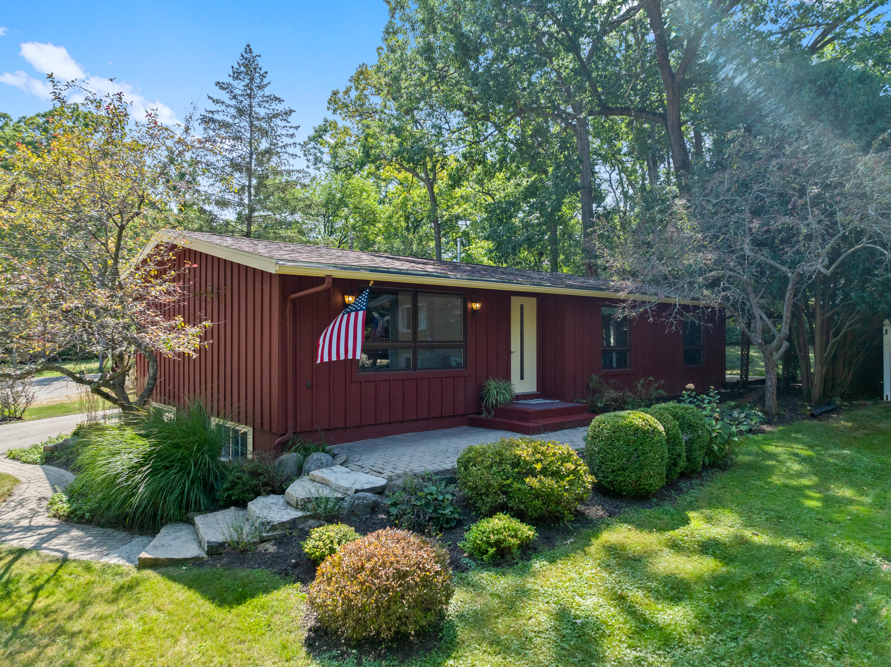 770 Odsila Way Fontana, WI 53125 - Photo 2 of 95 770 Odsila Way