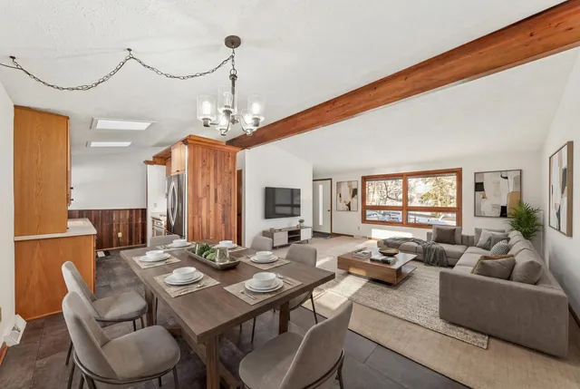 $519,900 | 770 Odsila Way, Fontana, WI 53125