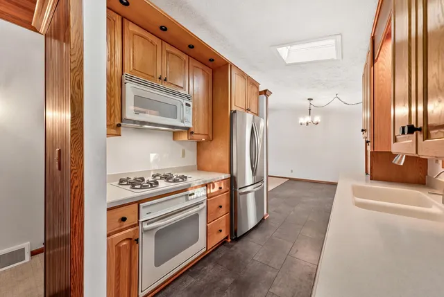 $519,900 | 770 Odsila Way, Fontana, WI 53125