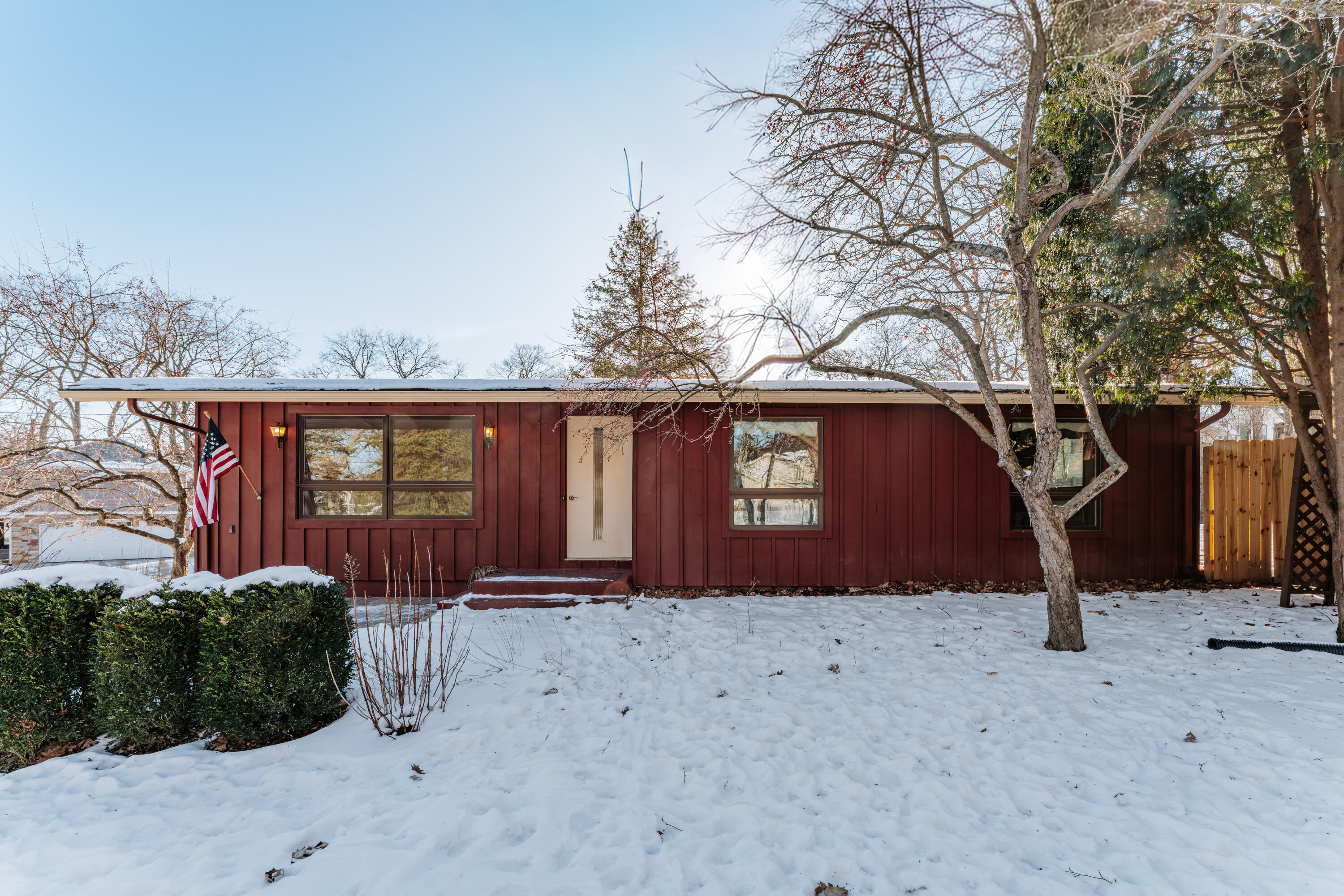 770 Odsila Way Fontana, WI 53125 - Photo 3 of 95 770 Odsila Way