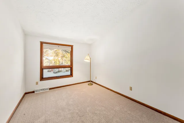 $519,900 | 770 Odsila Way, Fontana, WI 53125