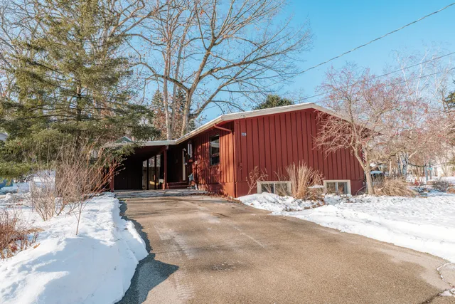 $519,900 | 770 Odsila Way, Fontana, WI 53125