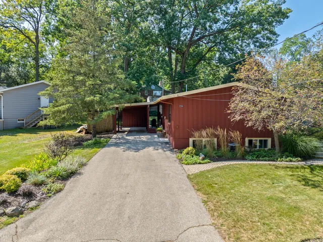 $519,900 | 770 Odsila Way, Fontana, WI 53125