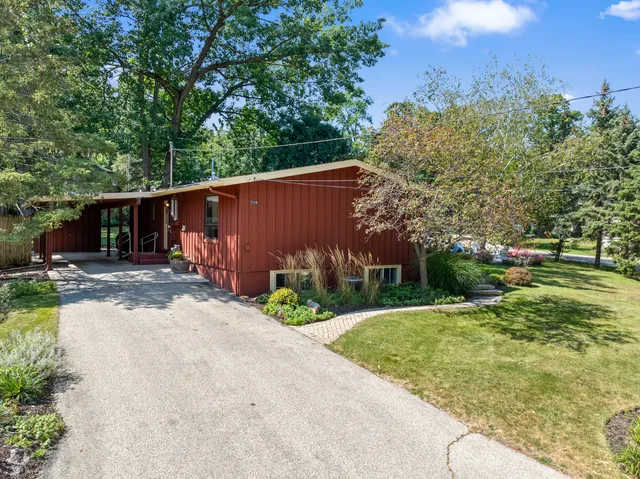 $519,900 | 770 Odsila Way, Fontana, WI 53125