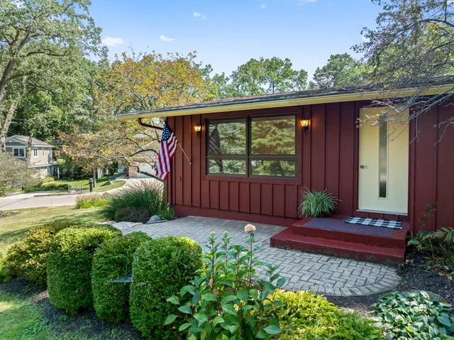 $519,900 | 770 Odsila Way, Fontana, WI 53125