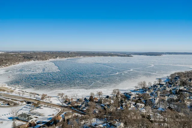 $519,900 | 770 Odsila Way, Fontana, WI 53125