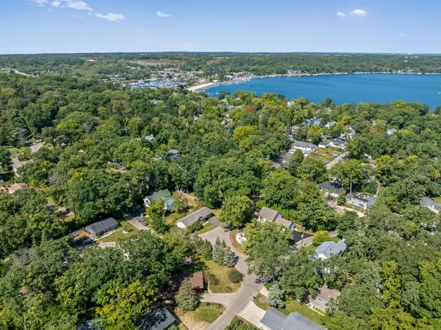 $519,900 | 770 Odsila Way, Fontana, WI 53125