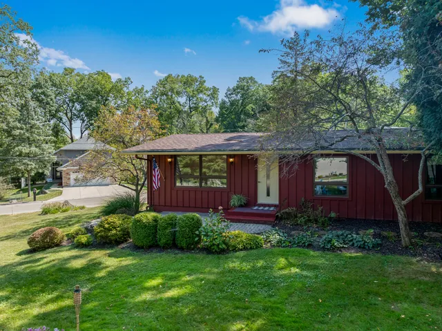 $519,900 | 770 Odsila Way, Fontana, WI 53125