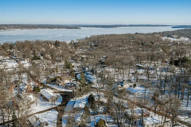 $519,900 | 770 Odsila Way, Fontana, WI 53125