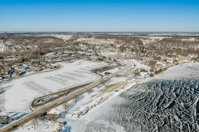 $519,900 | 770 Odsila Way, Fontana, WI 53125