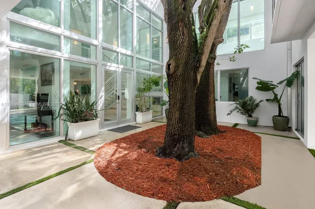 $27,500 | 3861 Kumquat Avenue, Miami, FL 33133