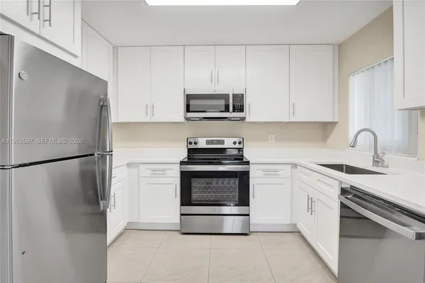 $759,900 | 920 Southwest 28th Street, Unit 12, Fort Lauderdale, FL 33315