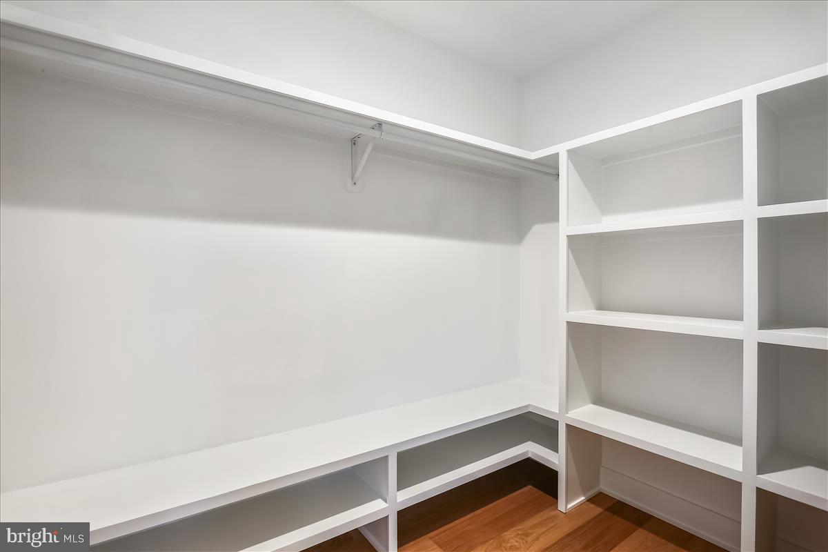 6419 Winnepeg Road Bethesda, MD 20817 - Photo 32 of 66 Walk-In Closet