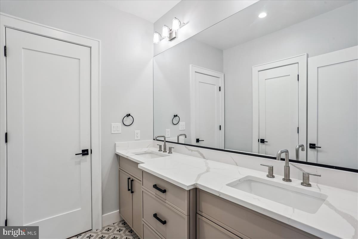 6419 Winnepeg Road Bethesda, MD 20817 - Photo 42 of 66 Bathroom