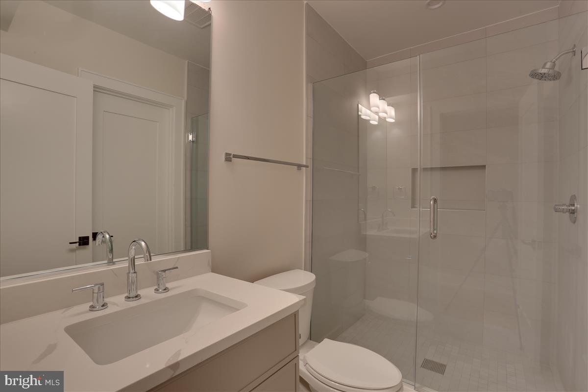 6419 Winnepeg Road Bethesda, MD 20817 - Photo 59 of 66 Bathroom