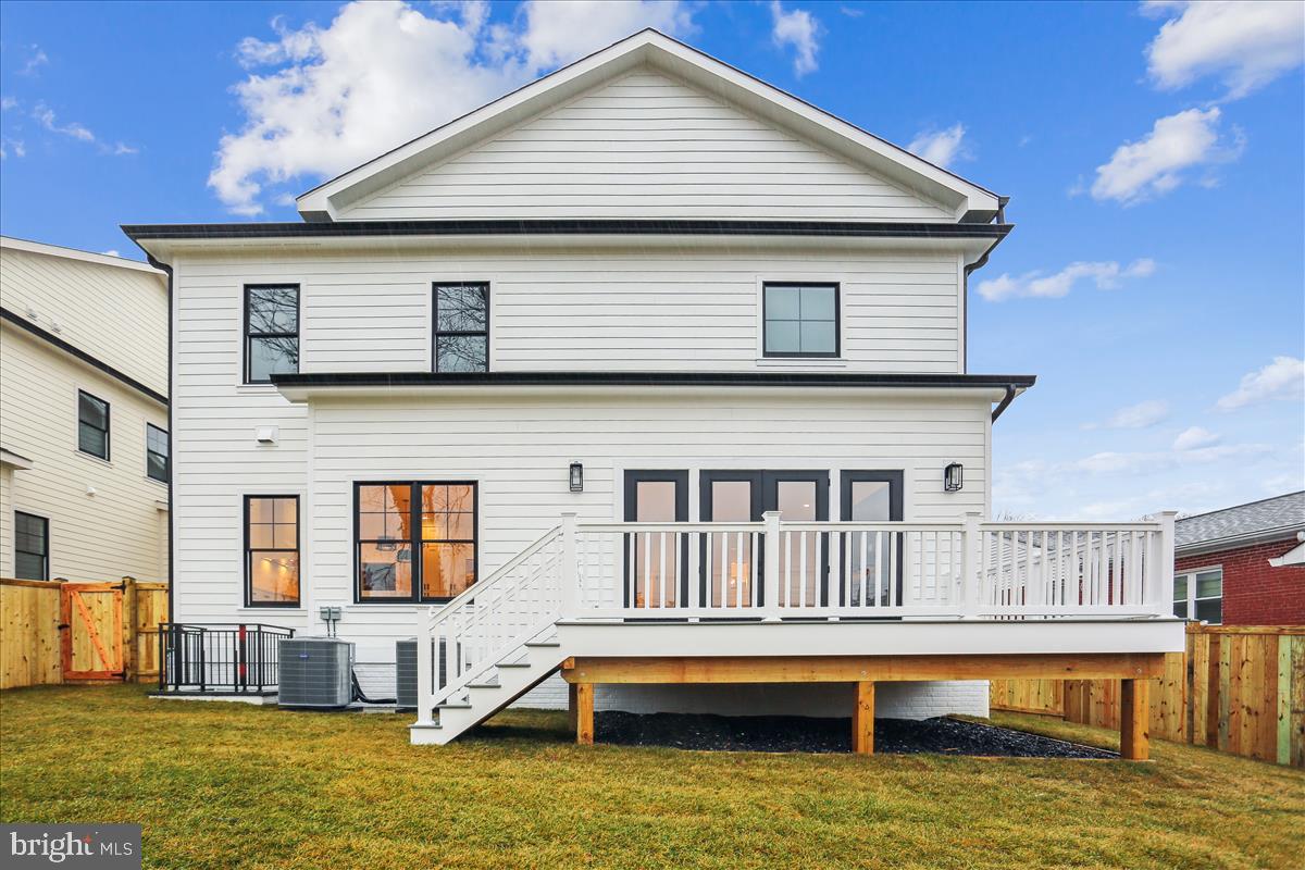 6419 Winnepeg Road Bethesda, MD 20817 - Photo 62 of 66 Rear Elevation