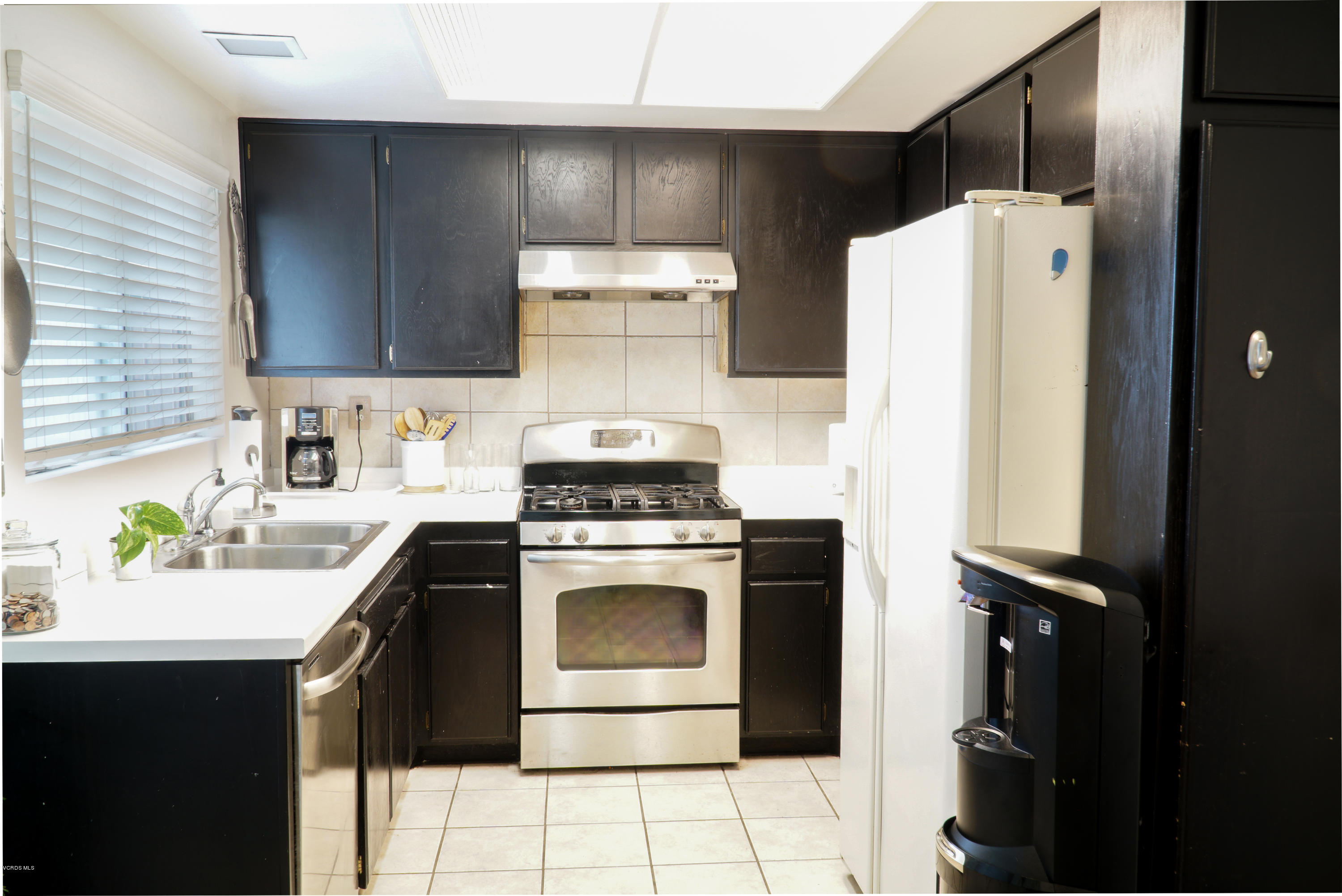 5195 Perkins Road Oxnard, CA 93033 - Photo 7 of 17 DSC08607
