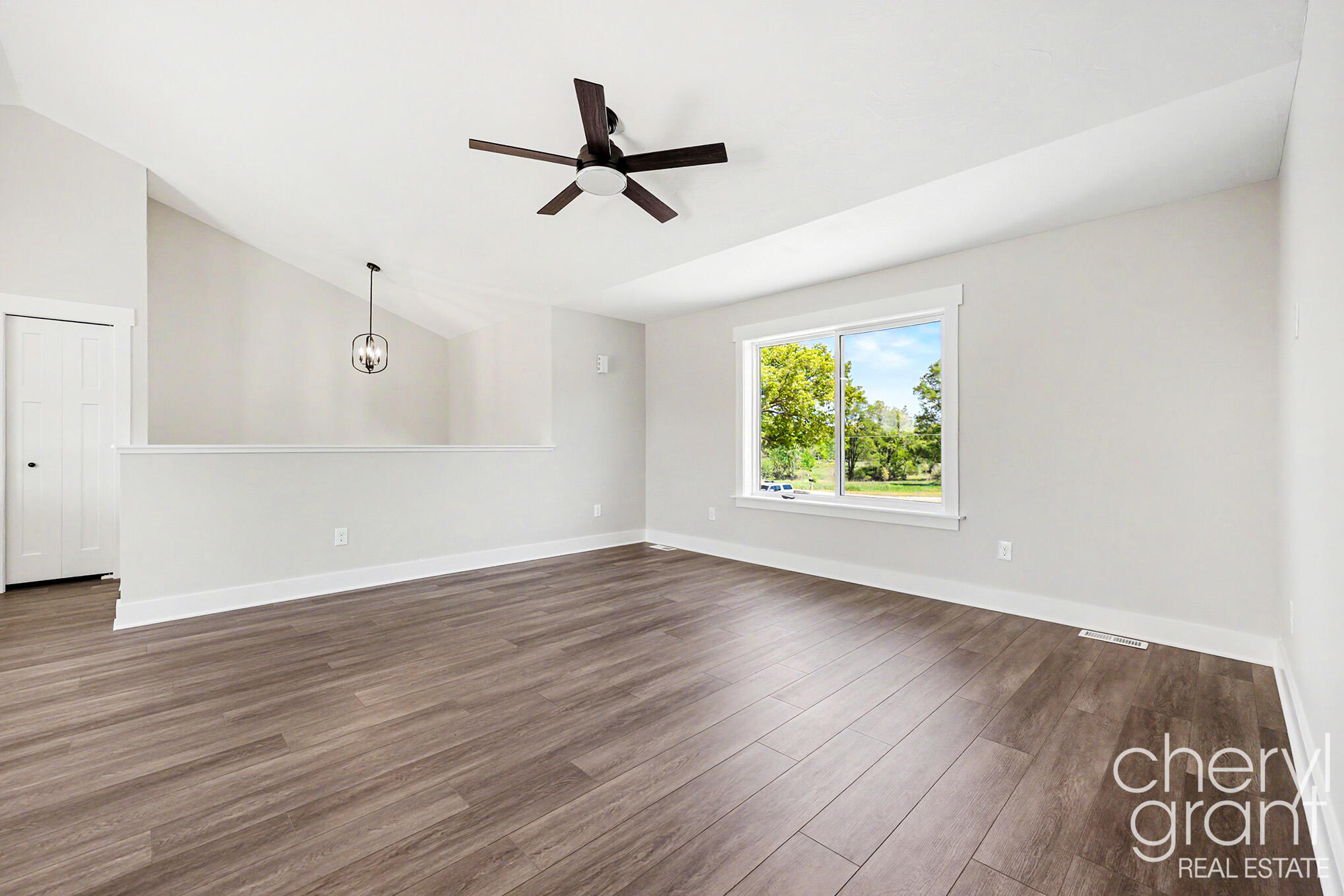 5625 Whites Bridge Road Belding, MI 48809 - Photo 8 of 43 Living Room