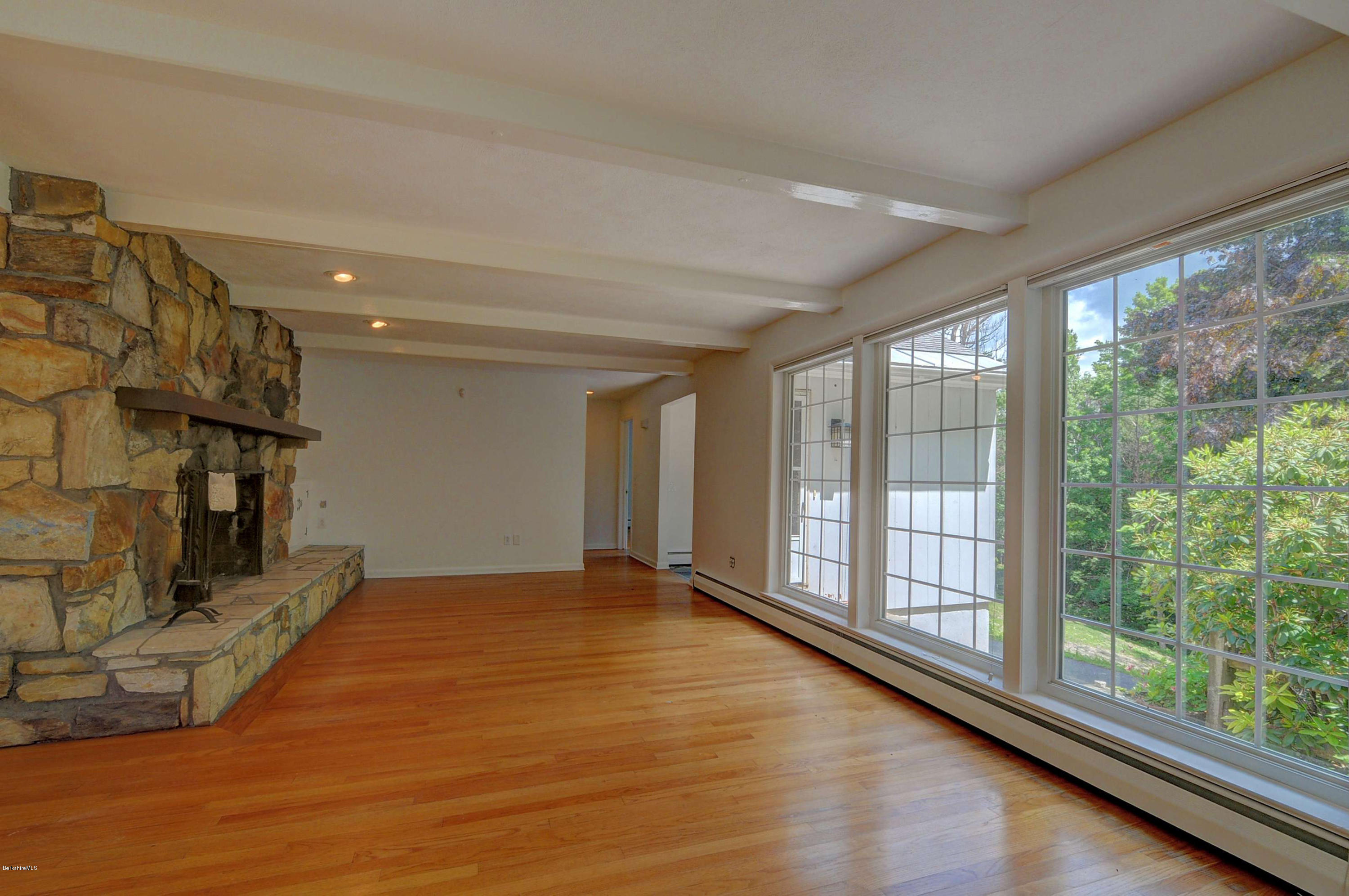 295 Partridge Road Pittsfield, MA 01201 - Photo 4 of 17 2001 Living Room