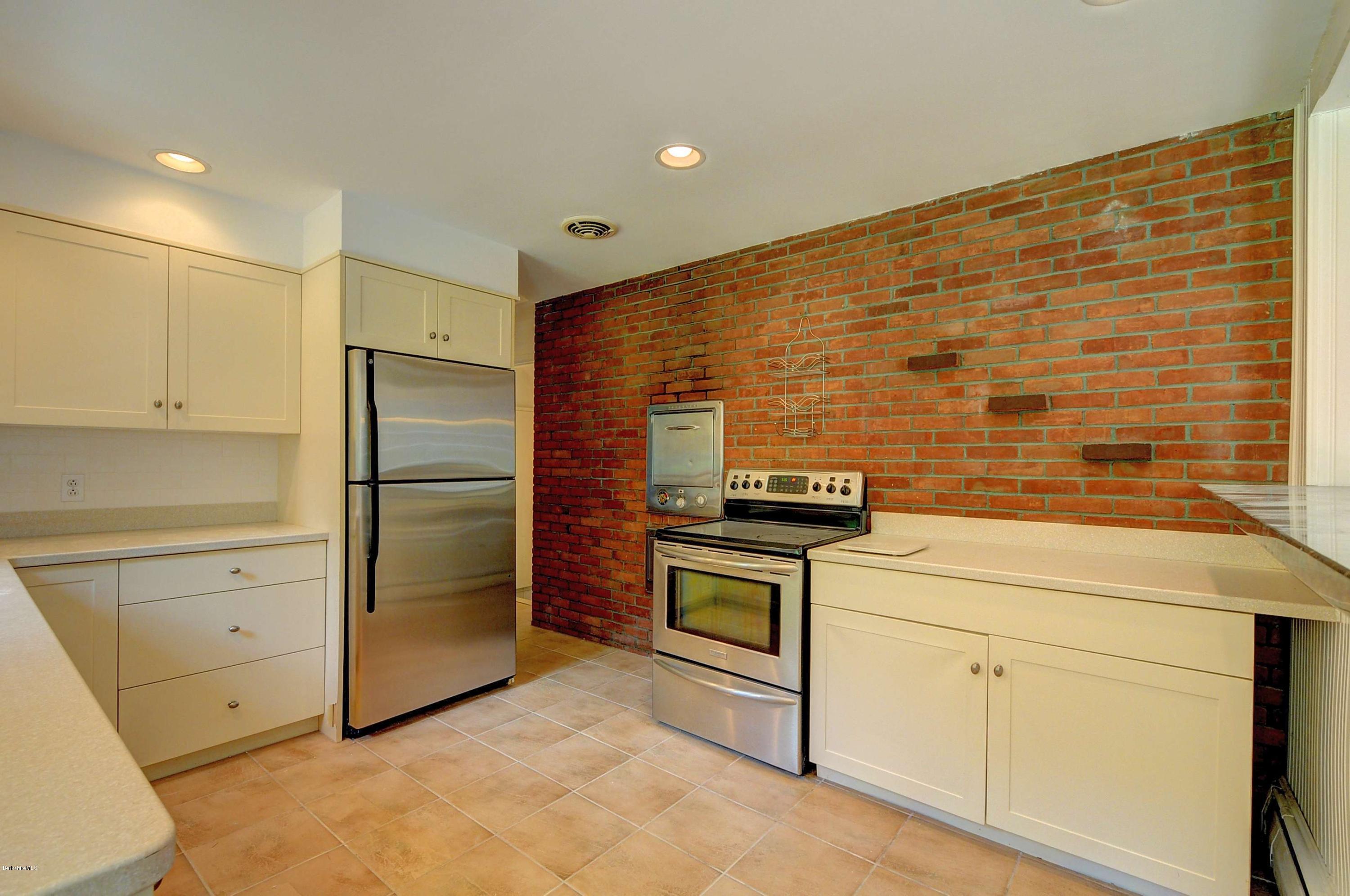 295 Partridge Road Pittsfield, MA 01201 - Photo 8 of 17 2104 Kitchen
