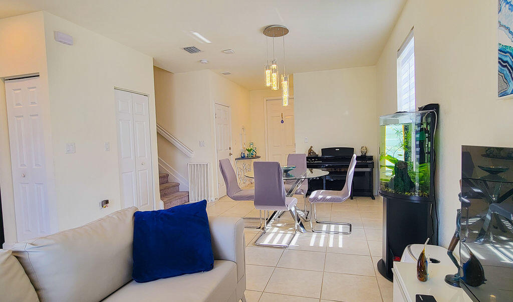 10902 West 33rd Way Hialeah, FL 33018 - Photo 11 of 121 20260209_122600