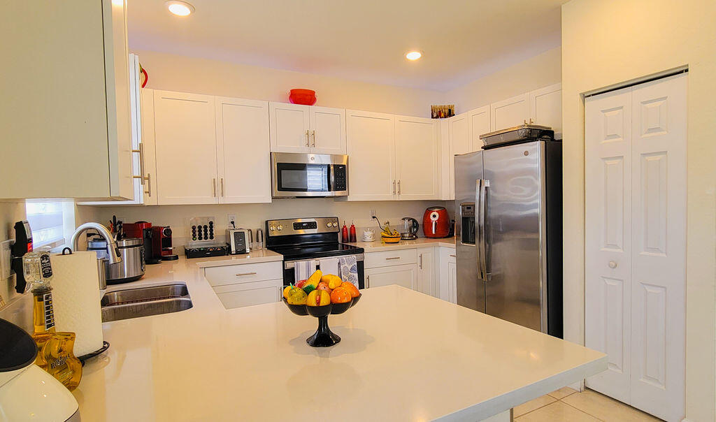 10902 West 33rd Way Hialeah, FL 33018 - Photo 70 of 121 20260209_122751