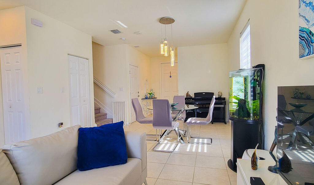 10902 West 33rd Way Hialeah, FL 33018 - Photo 10 of 121 20260209_122621