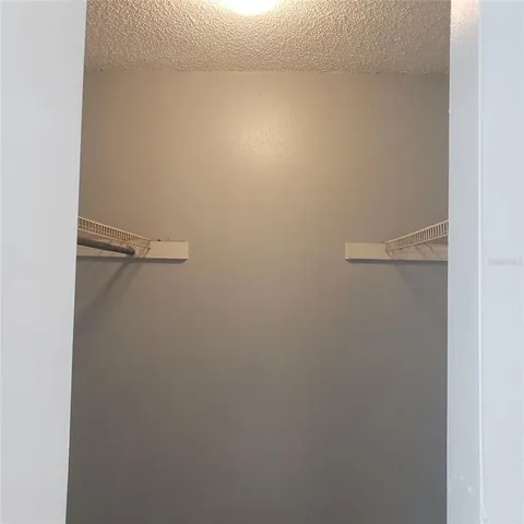 $1,125 | 305 Wellington Court, Unit 61, Tampa, FL 33604