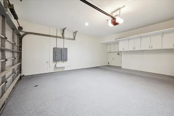 $929,000 | 10 South Briar Hollow Lane, Unit 87, Houston, TX 77027