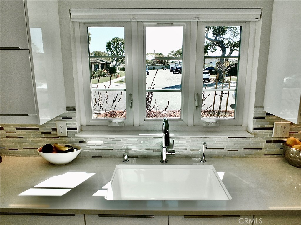 250 Bucknell Road Costa Mesa, CA 92626 - Photo 16 of 52