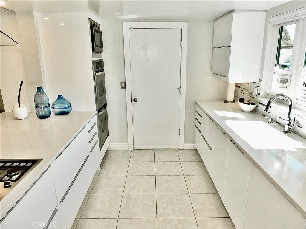 250 Bucknell Road Costa Mesa, CA 92626 - Photo 17 of 52