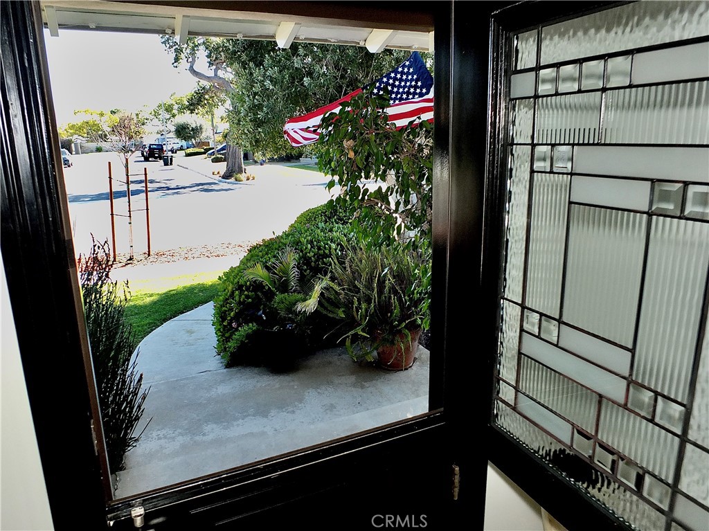 250 Bucknell Road Costa Mesa, CA 92626 - Photo 2 of 52