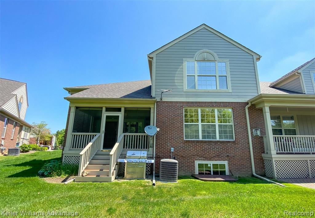 3694 Windingbrook Circle Rochester Hills, MI 48309 - Photo 2 of 44