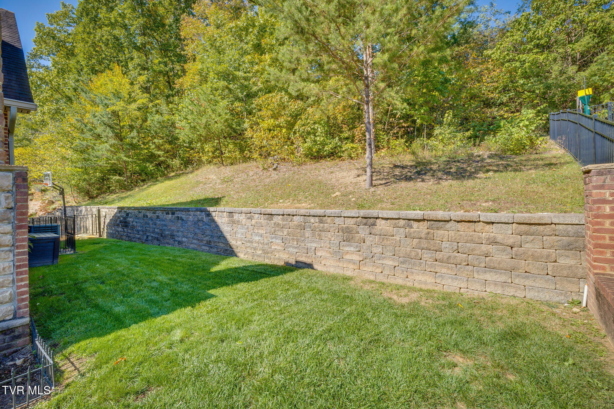 2338 Edinburgh Channel Road Kingsport, TN 37664 - Photo 72 of 87 062