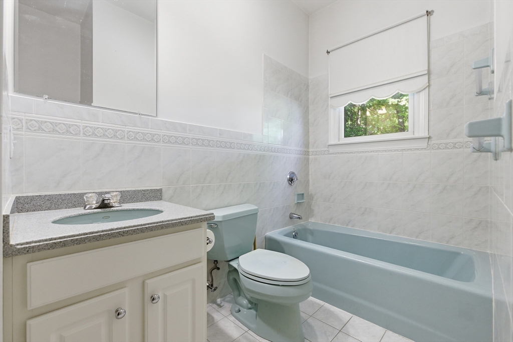 15 Long Pasture Road North Andover, MA 01845 - Photo 33 of 42