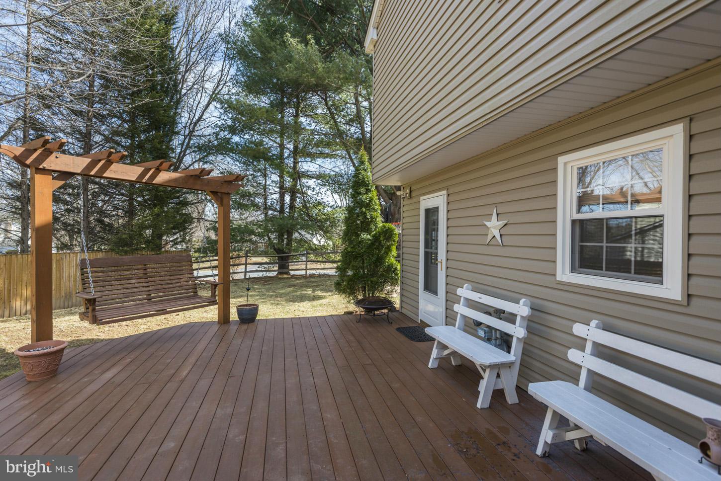 1605 Chester Mill Road Silver Spring, MD 20906 - Photo 28 of 30 Private Trex Deck