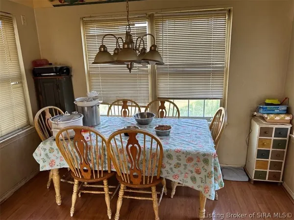 $279,999 | 4231 Royal Oak Drive, New Albany, IN 47150