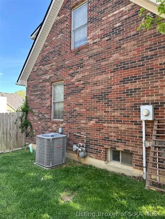 $279,999 | 4231 Royal Oak Drive, New Albany, IN 47150