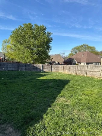 $279,999 | 4231 Royal Oak Drive, New Albany, IN 47150