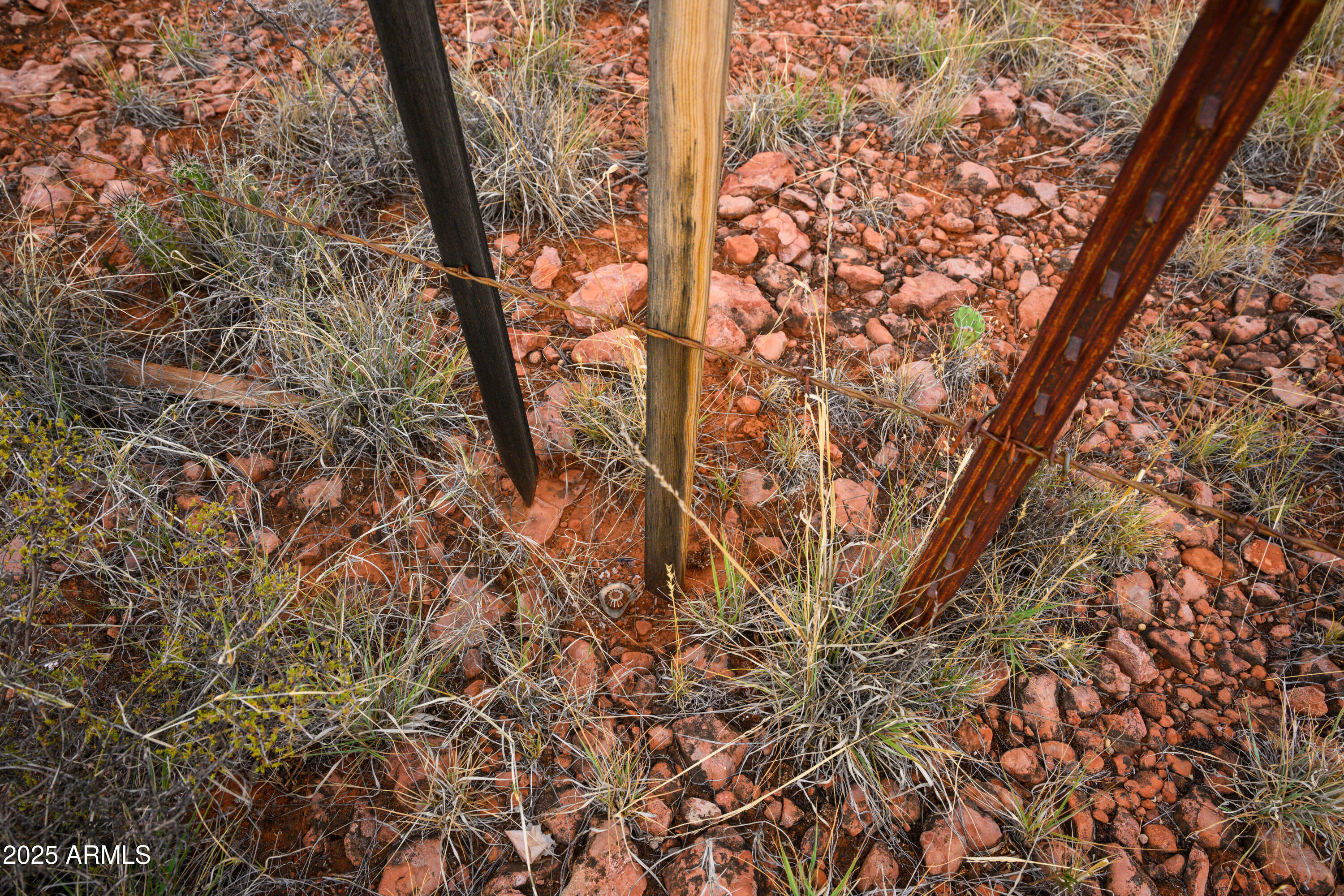 55 Estrella Road, Unit 5 Sedona, AZ 86336 - Photo 38 of 61 a backyard of a house with lots of green space