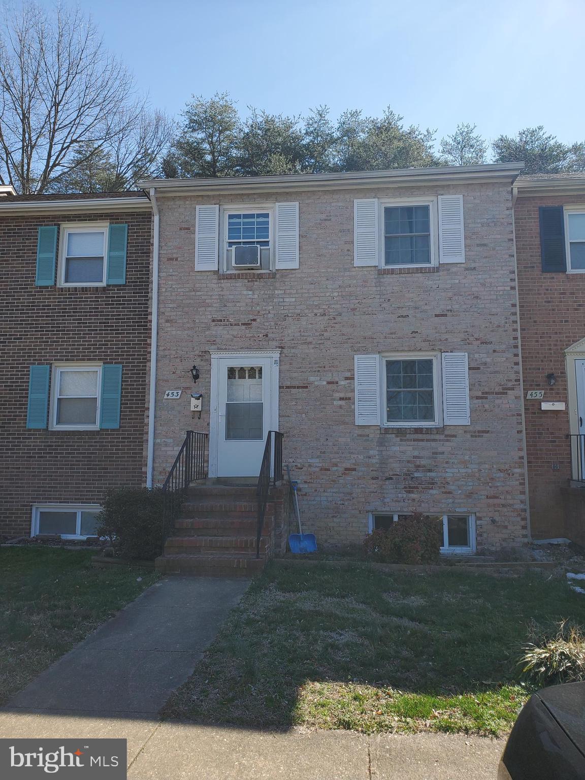 453 Ridgemore Street Fredericksburg, VA 22405 - Photo 1 of 11 Front