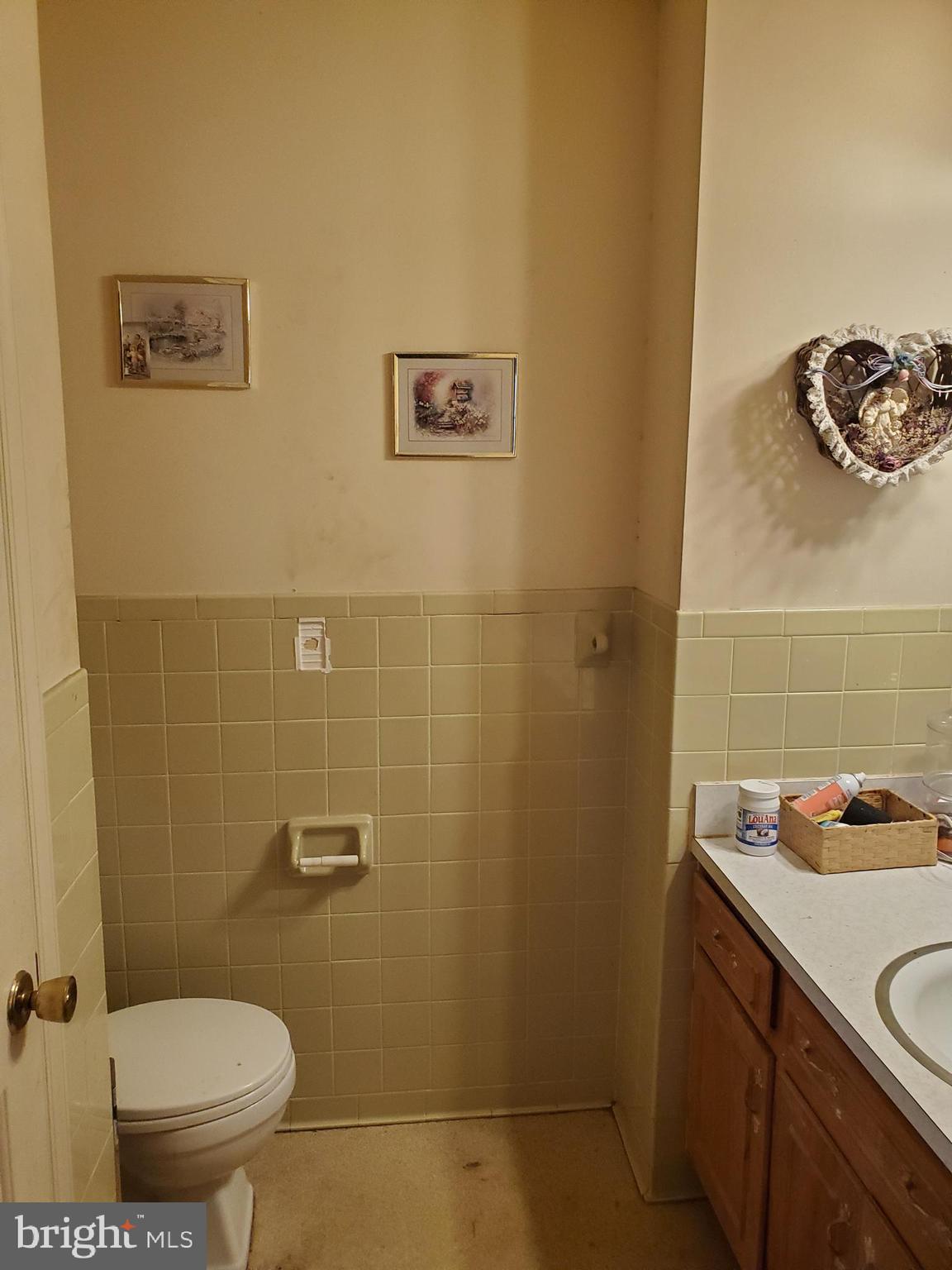 453 Ridgemore Street Fredericksburg, VA 22405 - Photo 8 of 11 Half bath
