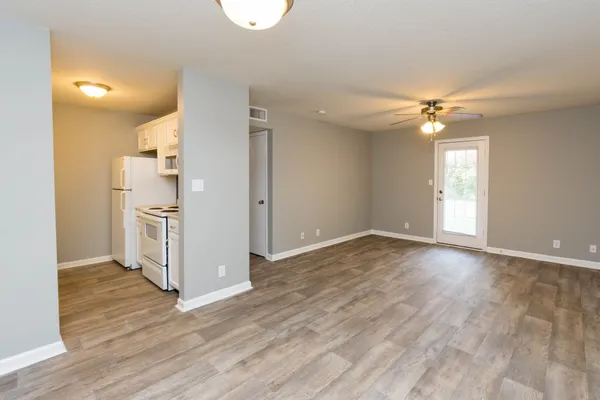 $950 | 3301 Royster Lane, Unit 103, Clarksville, TN 37042