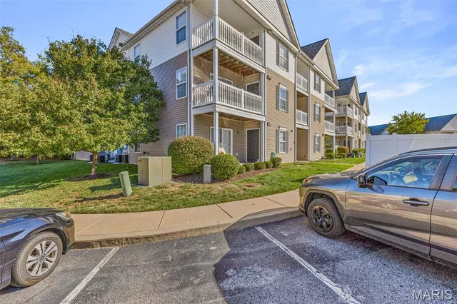 $175,000 | 9740 Bexley Station Drive, Unit 7G, Affton, MO 63123