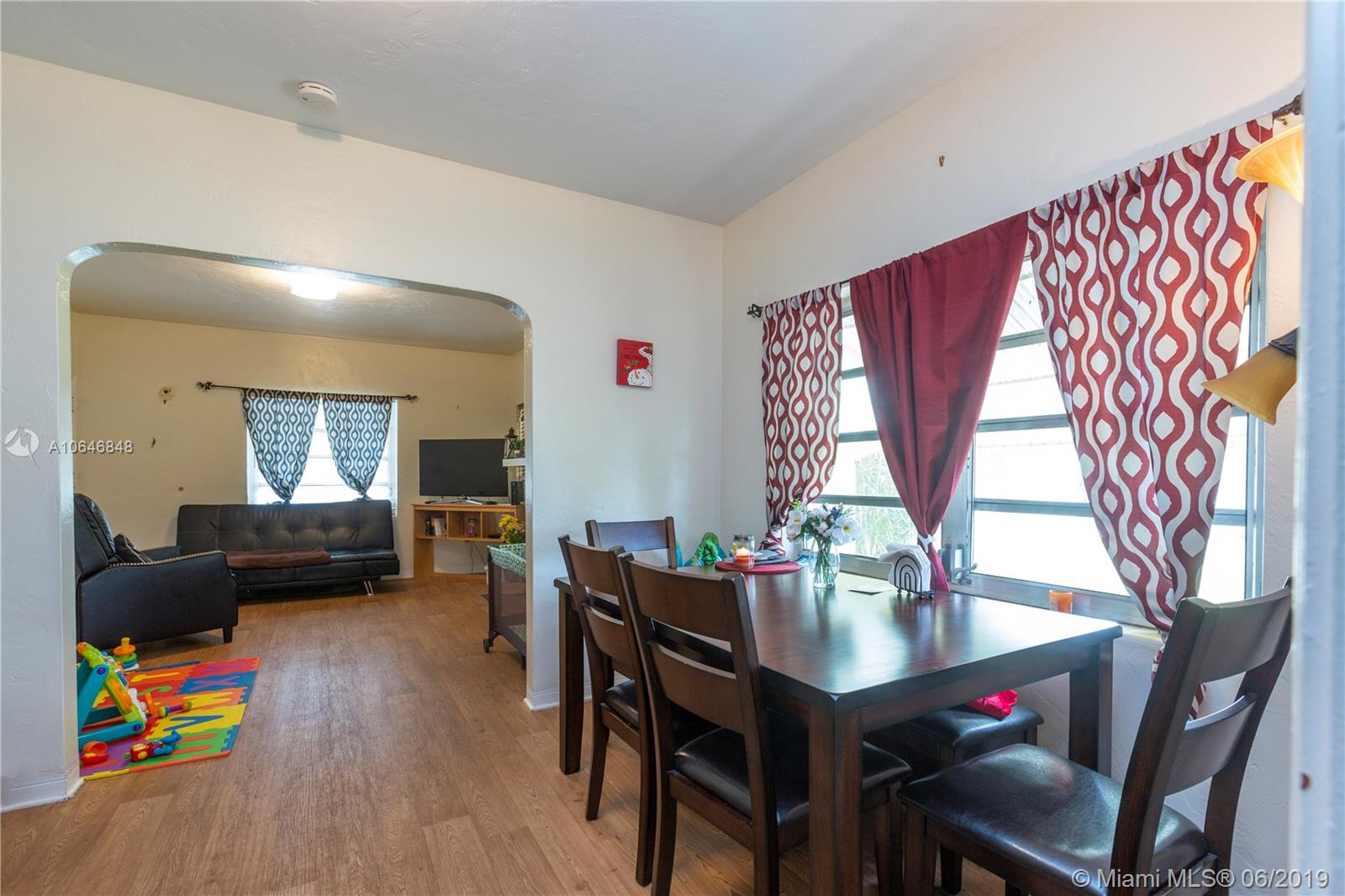 27 Northwest 21st Street Homestead, FL 33030 - Photo 5 of 13 Dining room